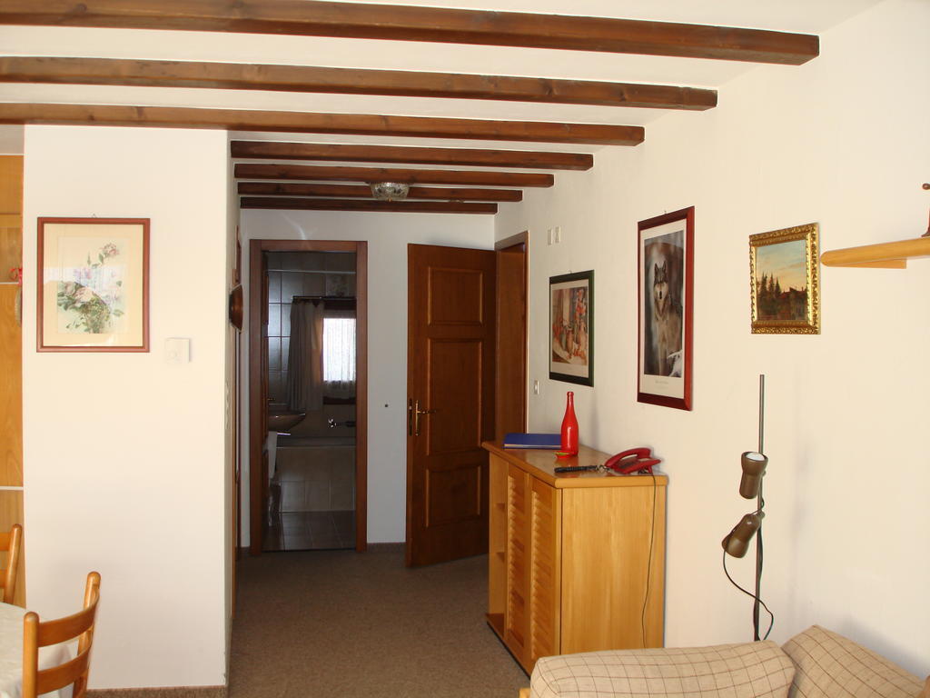 Apartamento Residenz La Mora La Punt-Chamues-ch Habitación foto